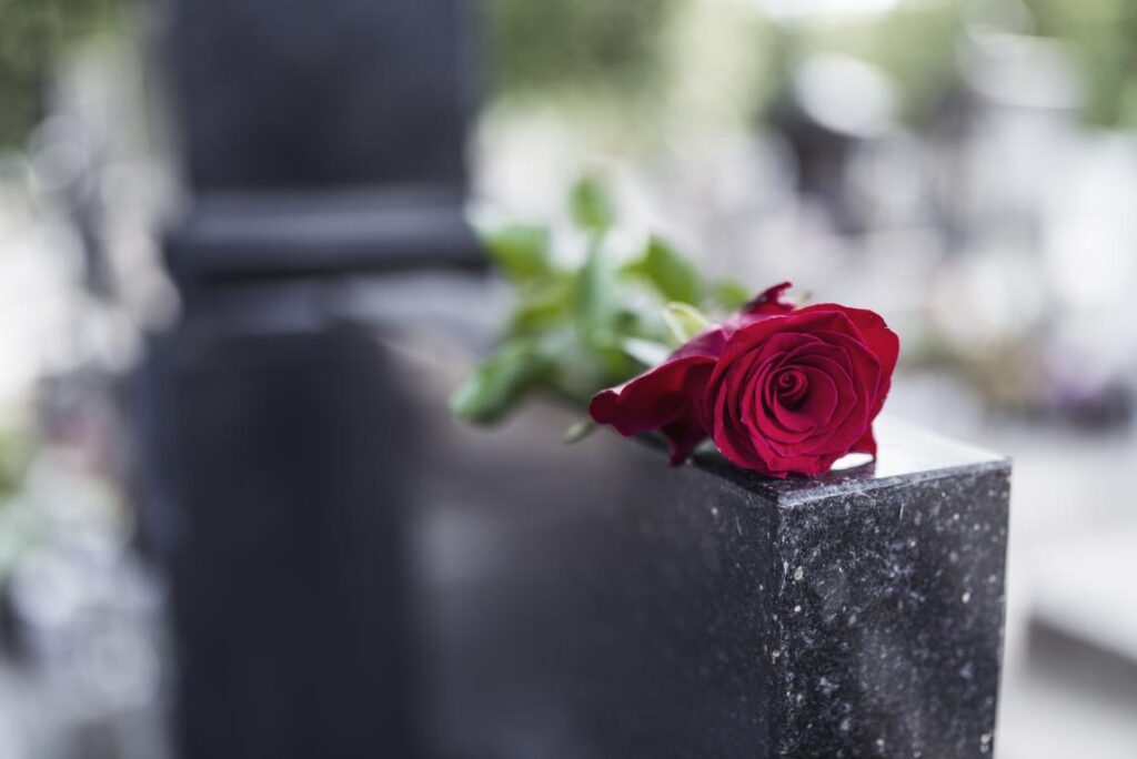 Lapidi cimiteriali in marmo Milano